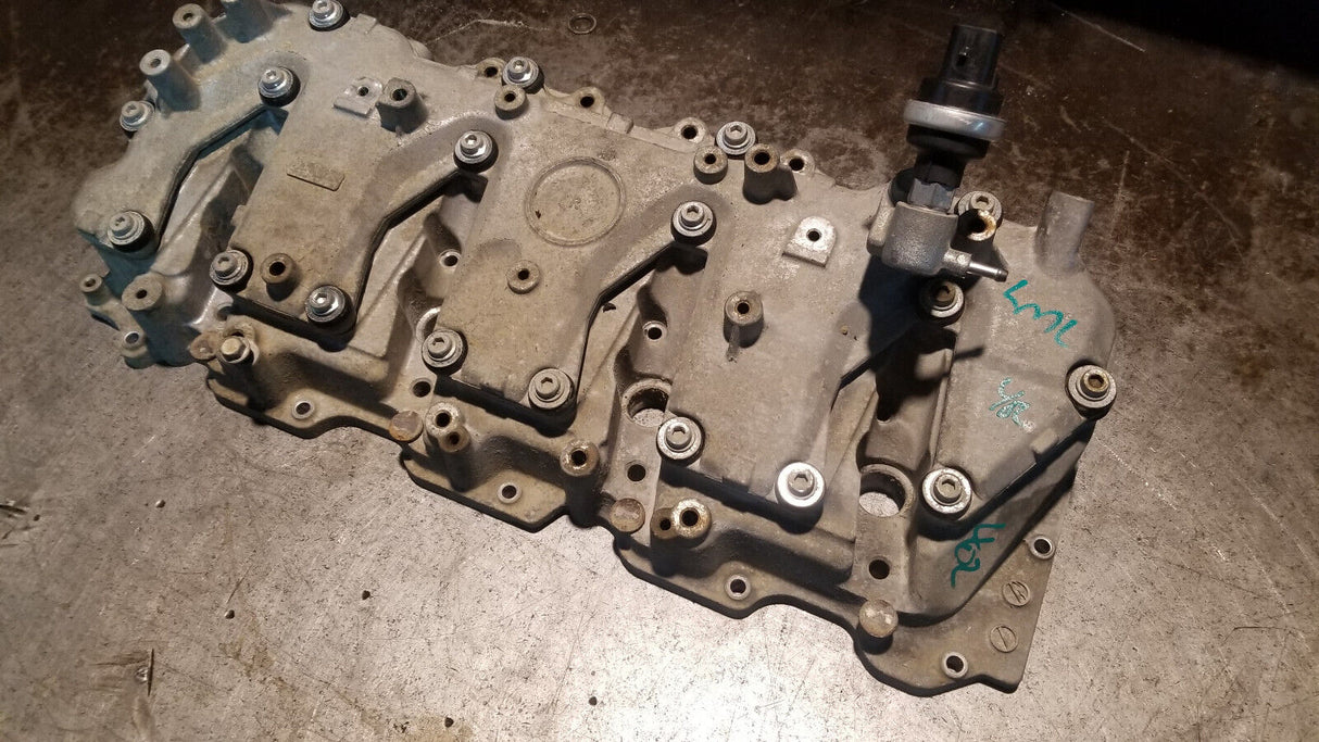 2011-2015 DURAMAX 6.6 6.6L DIESEL LML VALVE COVER & SPACER RH PASSENGER