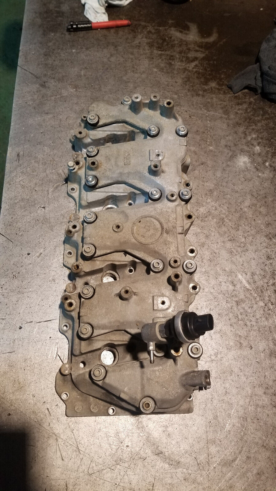 2011-2015 DURAMAX 6.6 6.6L DIESEL LML VALVE COVER & SPACER RH PASSENGER