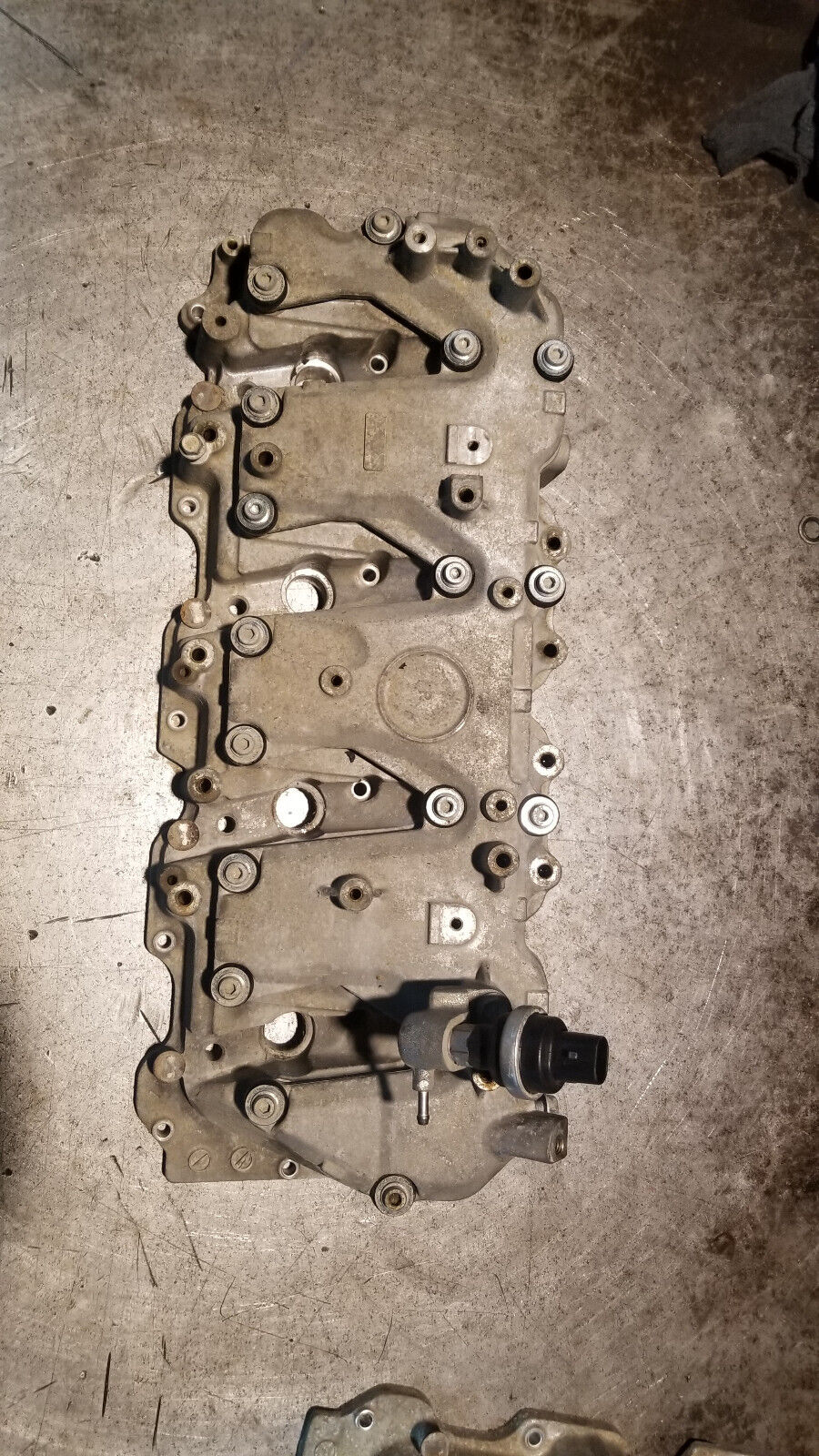 2011-2015 DURAMAX 6.6 6.6L DIESEL LML VALVE COVER & SPACER RH PASSENGER