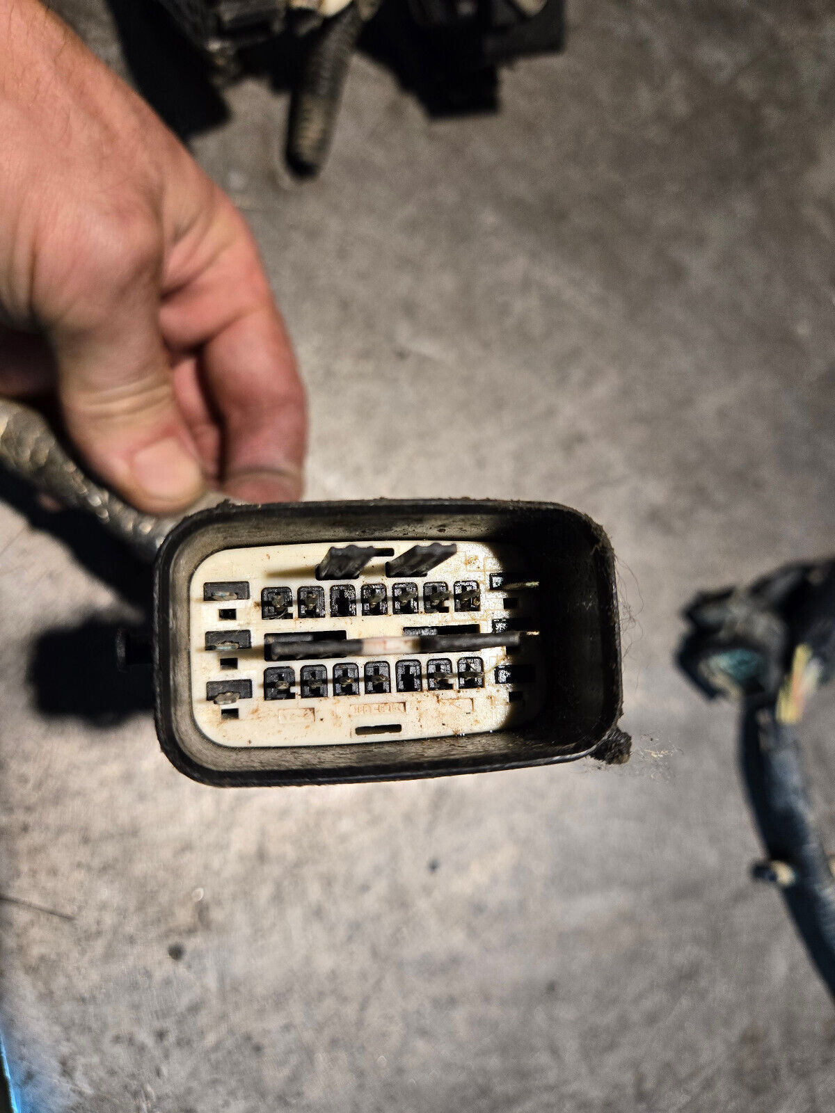 6.7L CUMMINS ENGINE HARNESS PIGTAIL