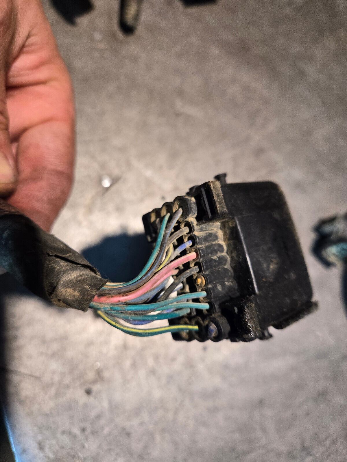 6.7L CUMMINS ENGINE HARNESS PIGTAIL