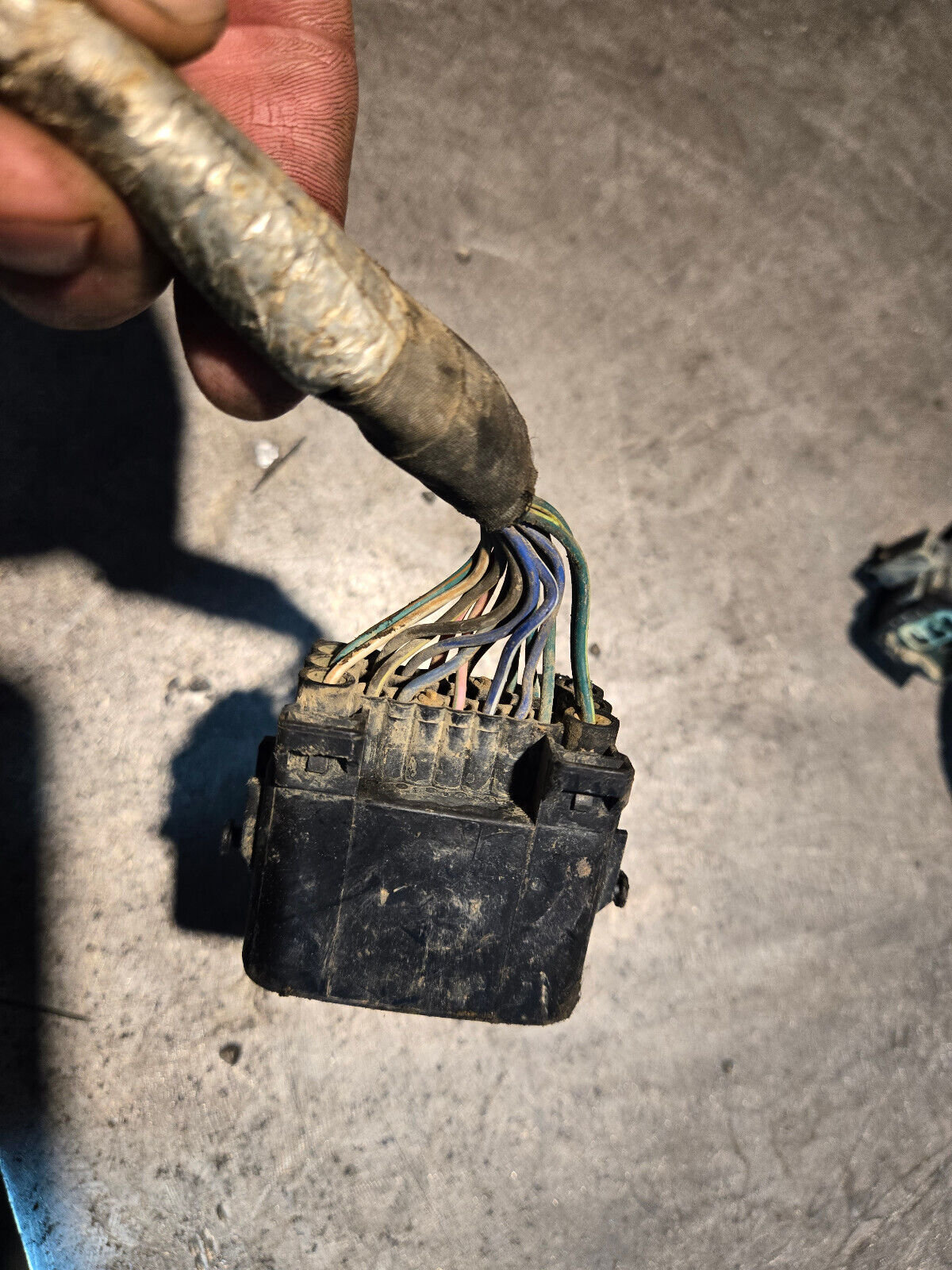 6.7L CUMMINS ENGINE HARNESS PIGTAIL