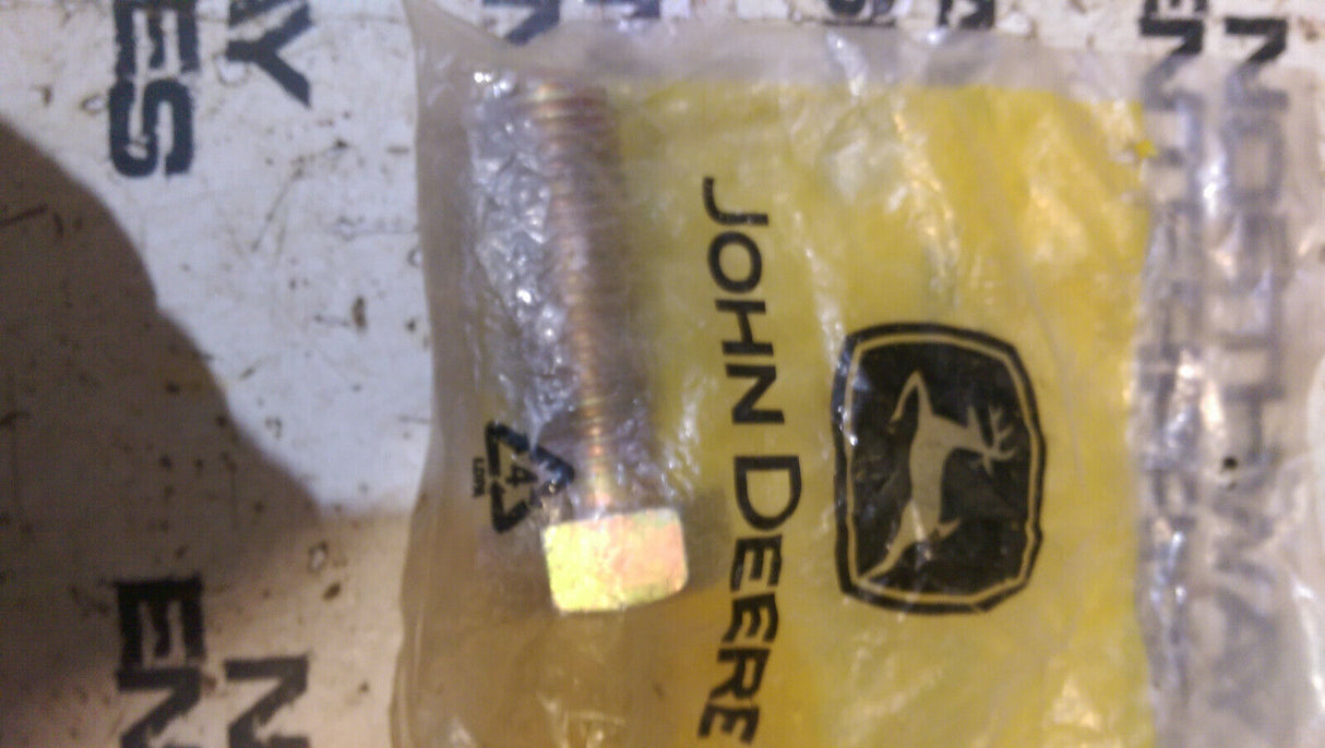 JOHN DEERE 19M8022 BOLT