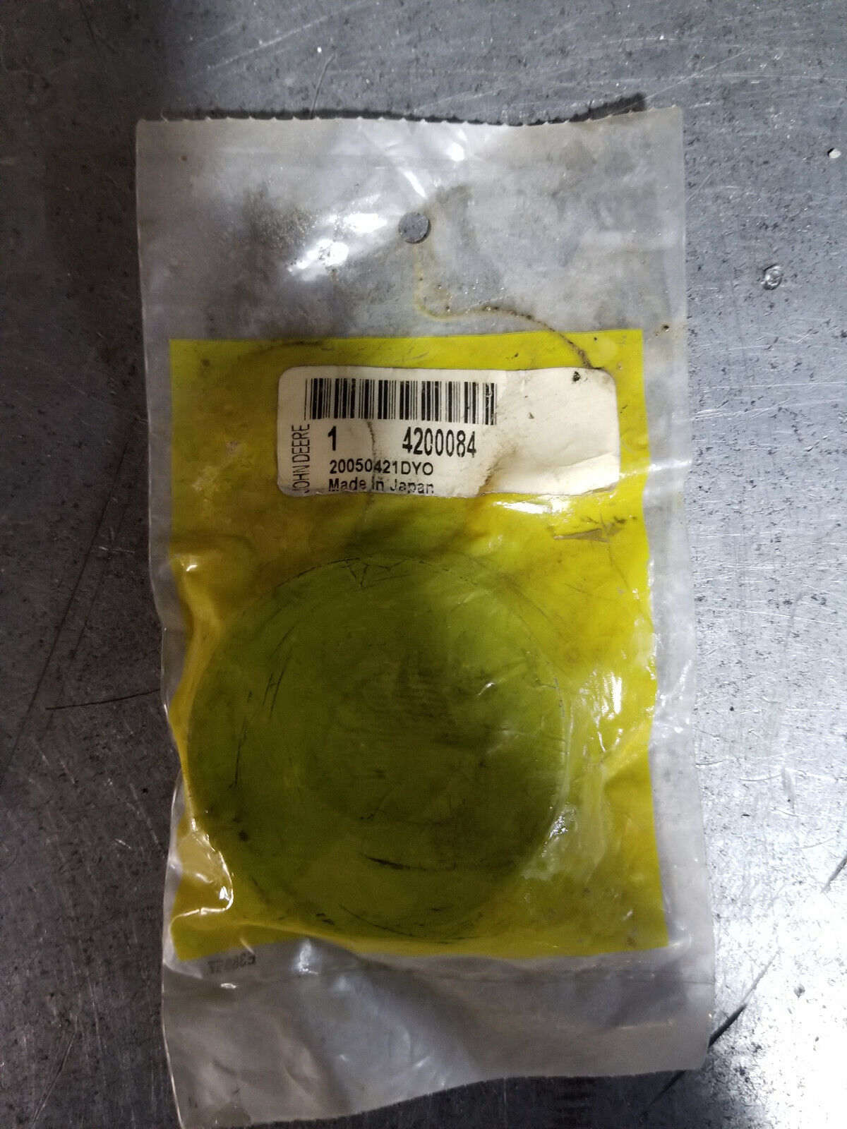4200084 ISOLATOR JOHN DEERE