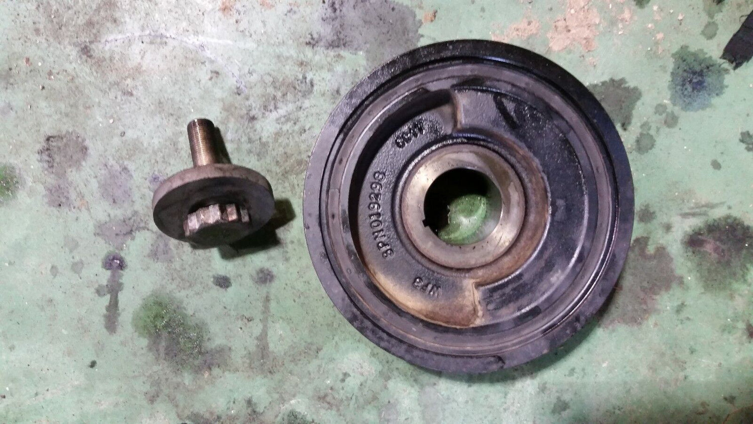 07-10 2007-2010 Duramax LBZ LMM Harmonic Balancer 97374383 SPN019298 with bolt
