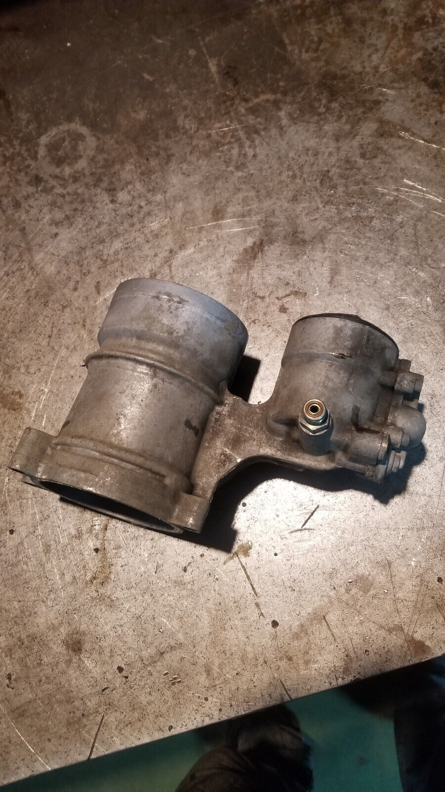 1844576C92 Engine Oil and Fuel Filter Housing Ford F350 Super Duty 6.0l R631