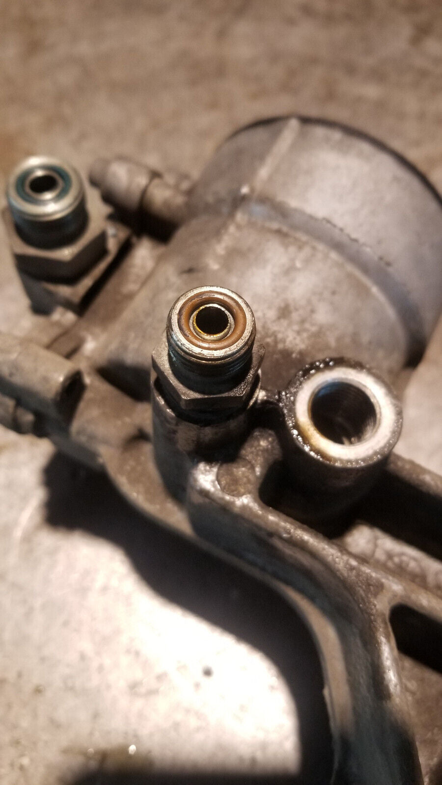 1844576C92 Engine Oil and Fuel Filter Housing Ford F350 Super Duty 6.0l R631