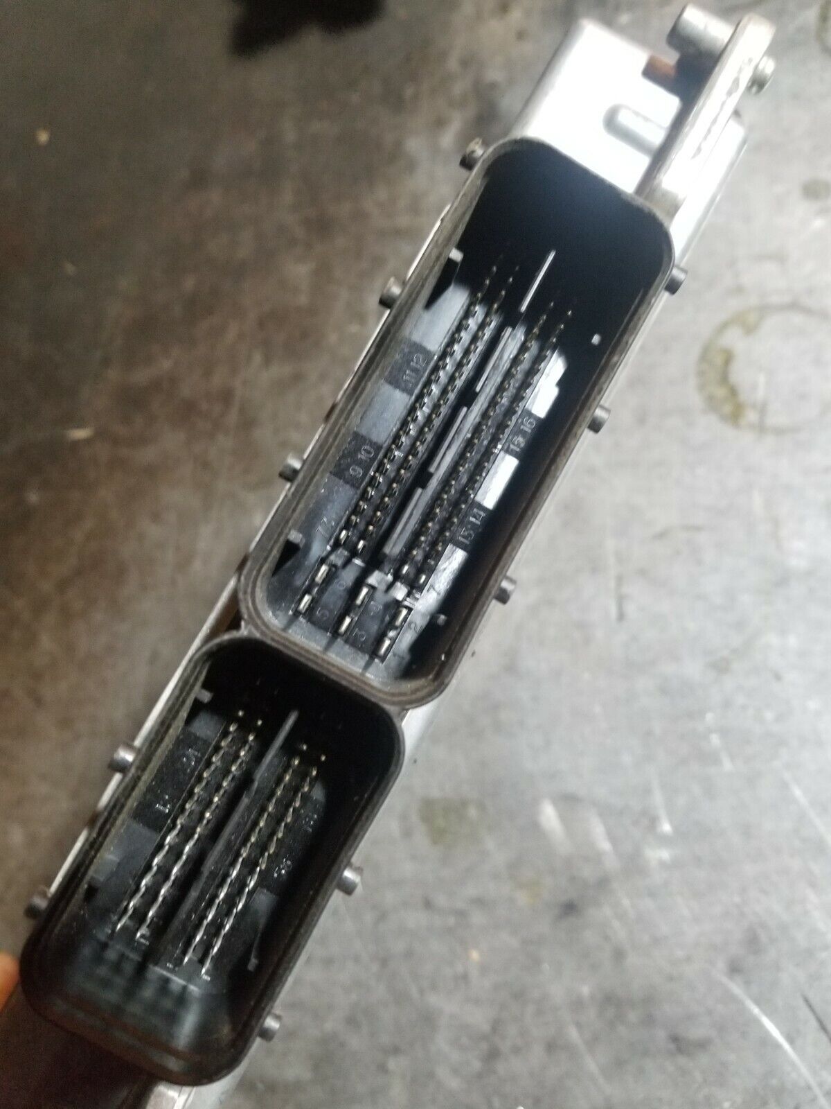 ISUZU ECM 8982855930 898216639 b3sb 24v 89882011080 1043-d951 CORE/FOR PARTS