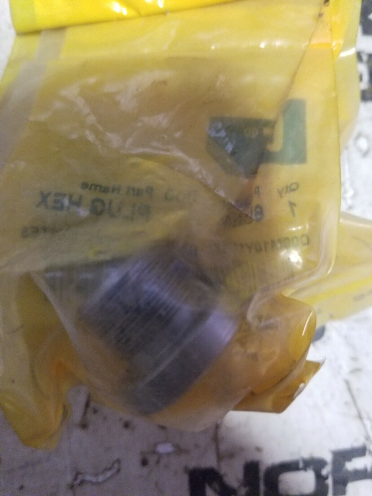 6E-5047: PLUG-HEX SOCKET HEAD