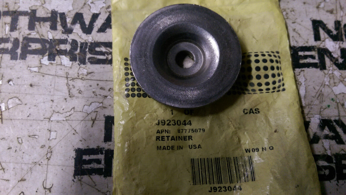 J923044 CASE CNH RETAINER