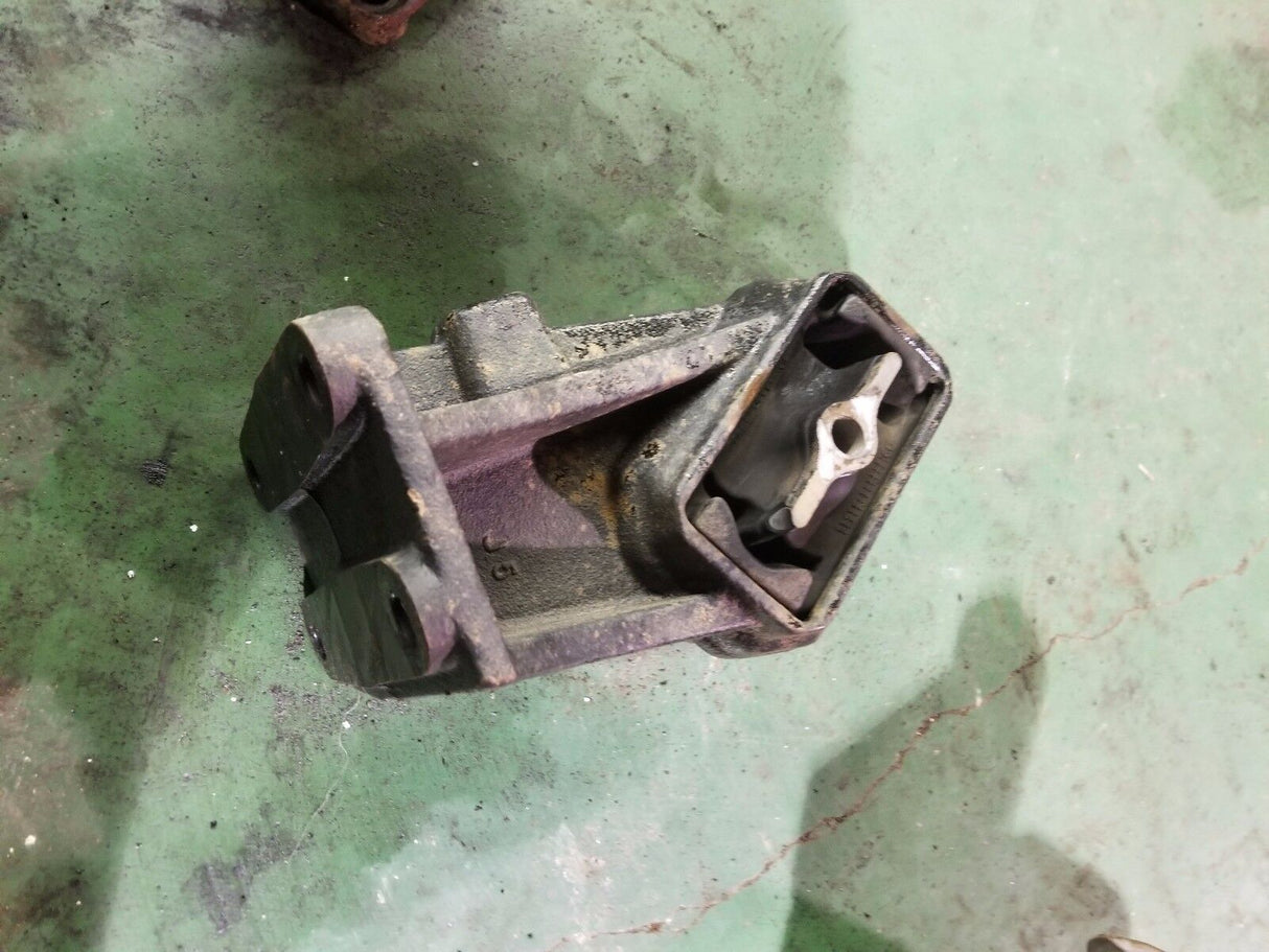 52121815AC 6.7L 6.7 Cummins Engine Mount Bracket LH / DRIVERS SIDE