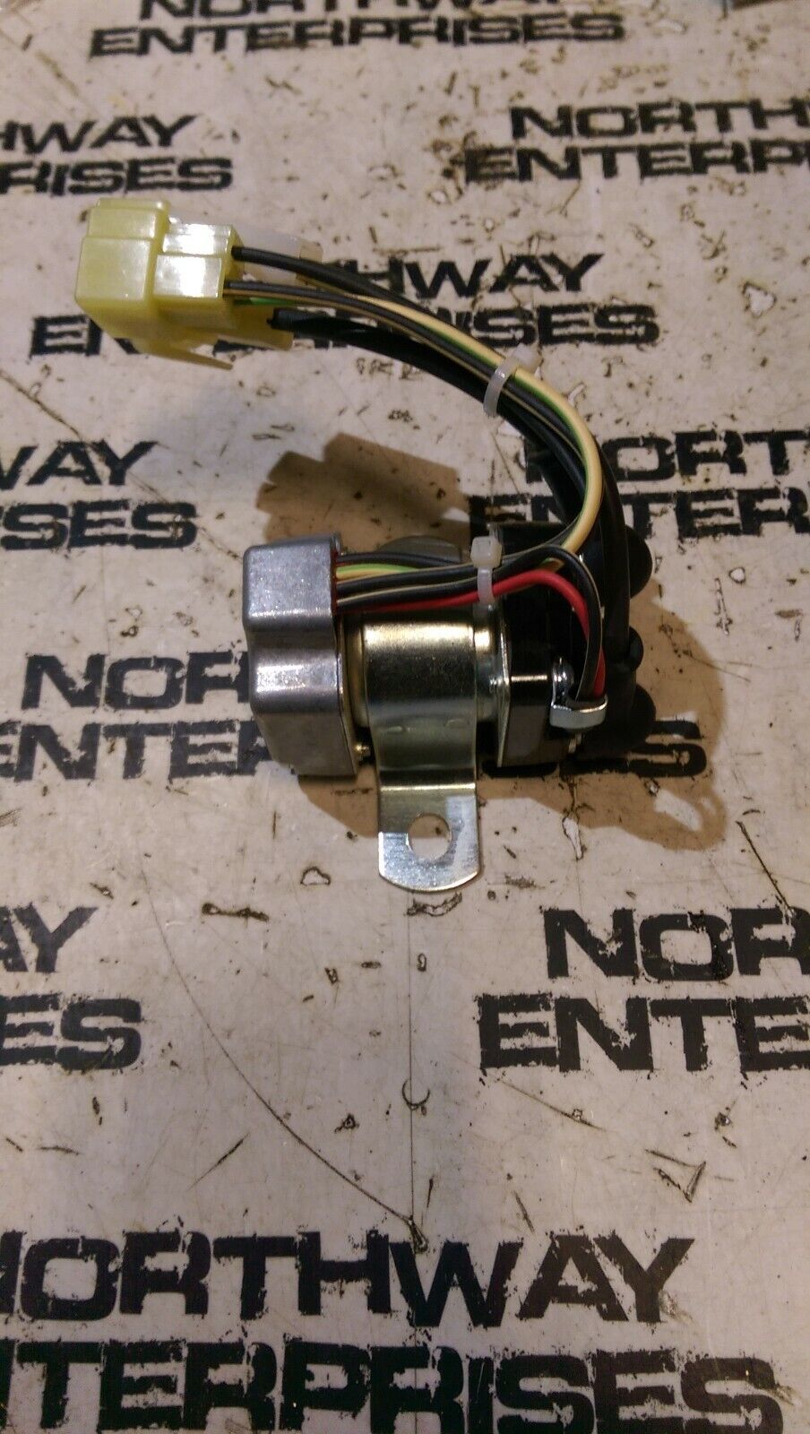 John Deere ISUZU 24 VOLT SOLENOID RELAY 1825530391