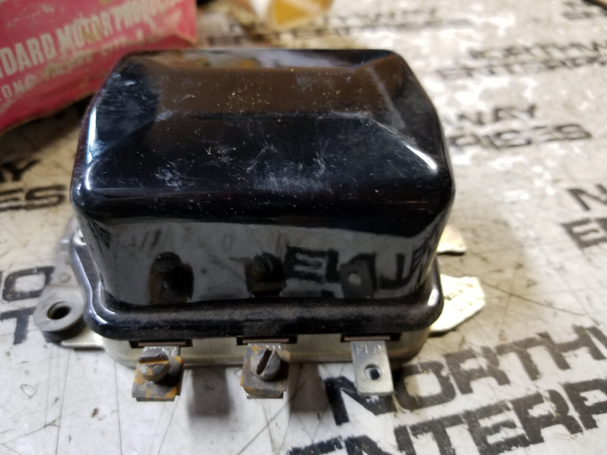 STANDARD VR20 VOLTAGE REGULATOR 12V