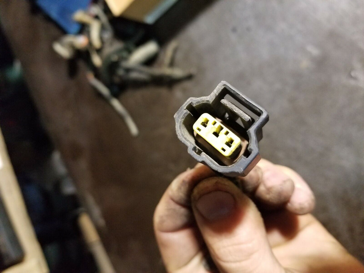 2 WIRE 3 pin 6.0L POWERSTROKE ENGINE HARNESS PIGTAIL CONNECTOR