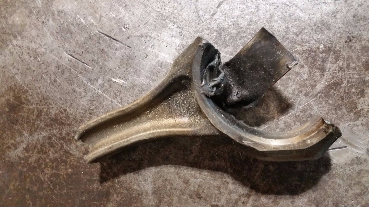 DAMAGED EDUCATIONAL PURPOSE CONNECTING ROD