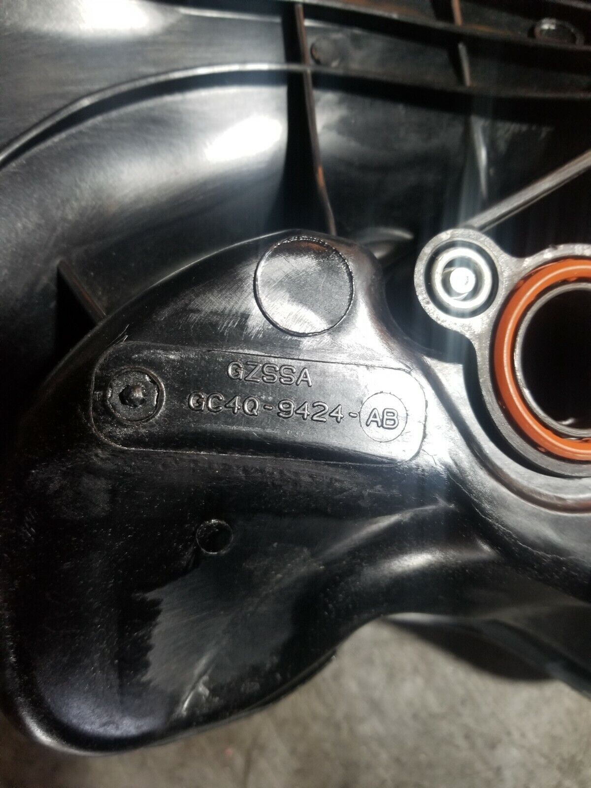 2015+ INTAKE MANIFOLD FORD F350 6.7L gc4q-9424-ab