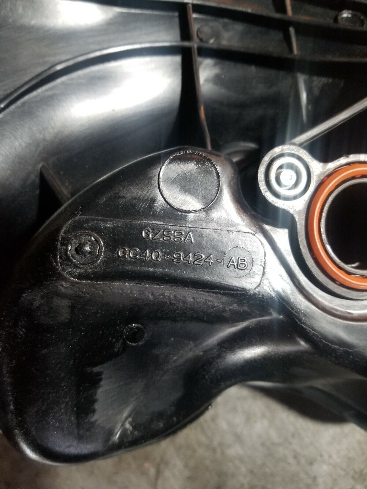 2015+ INTAKE MANIFOLD FORD F350 6.7L gc4q-9424-ab