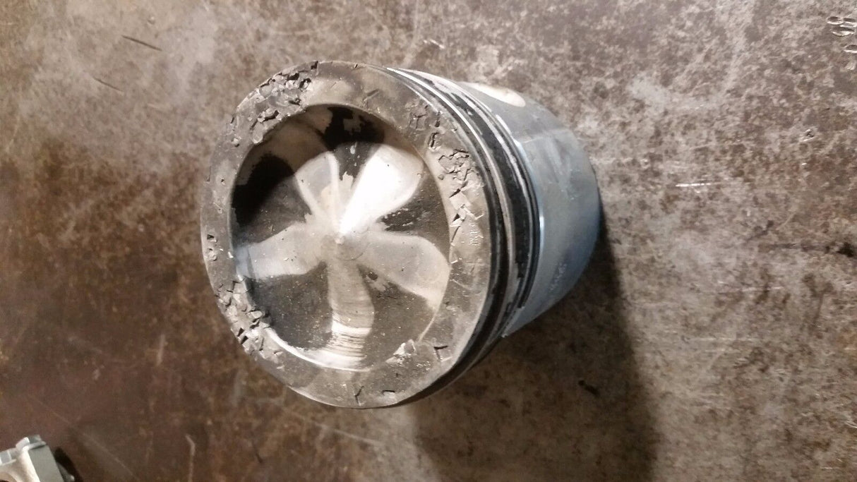 DAMAGED EDUCATIONAL PURPOSE CUMMINS PISTON