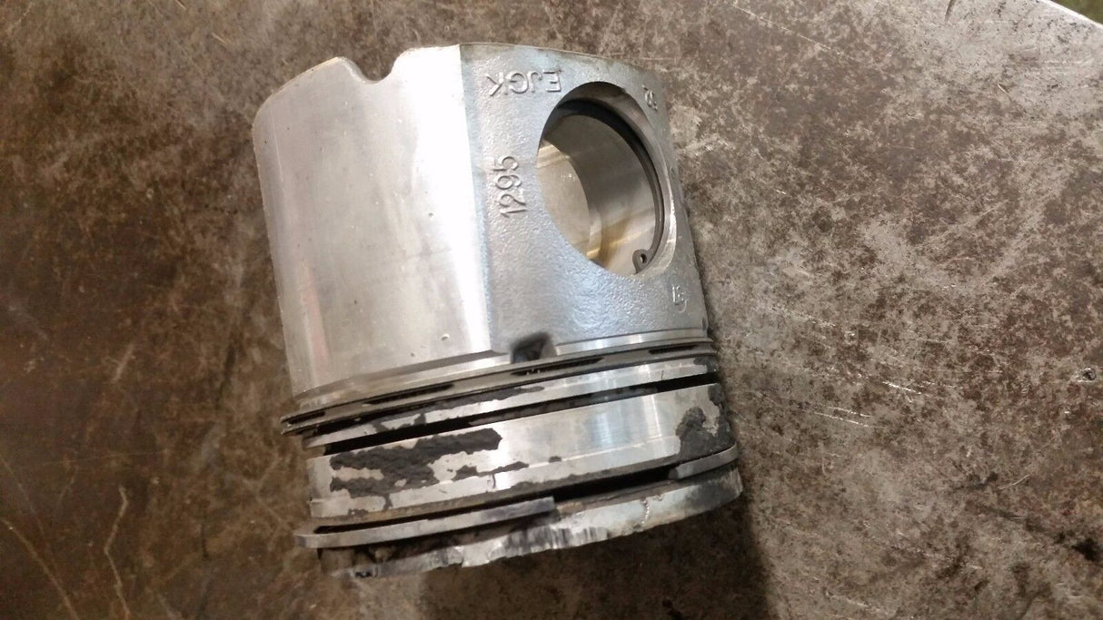 DAMAGED EDUCATIONAL PURPOSE CUMMINS PISTON