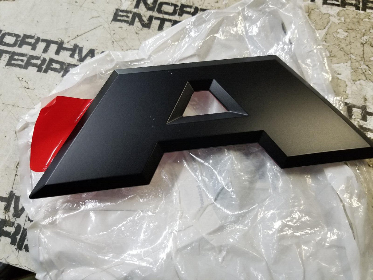 A Tailgate Emblem Mopar 68282757AA