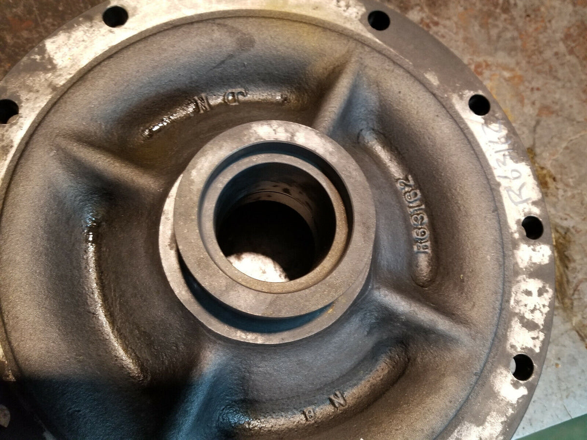 JOHN DEERE R63162 HUB