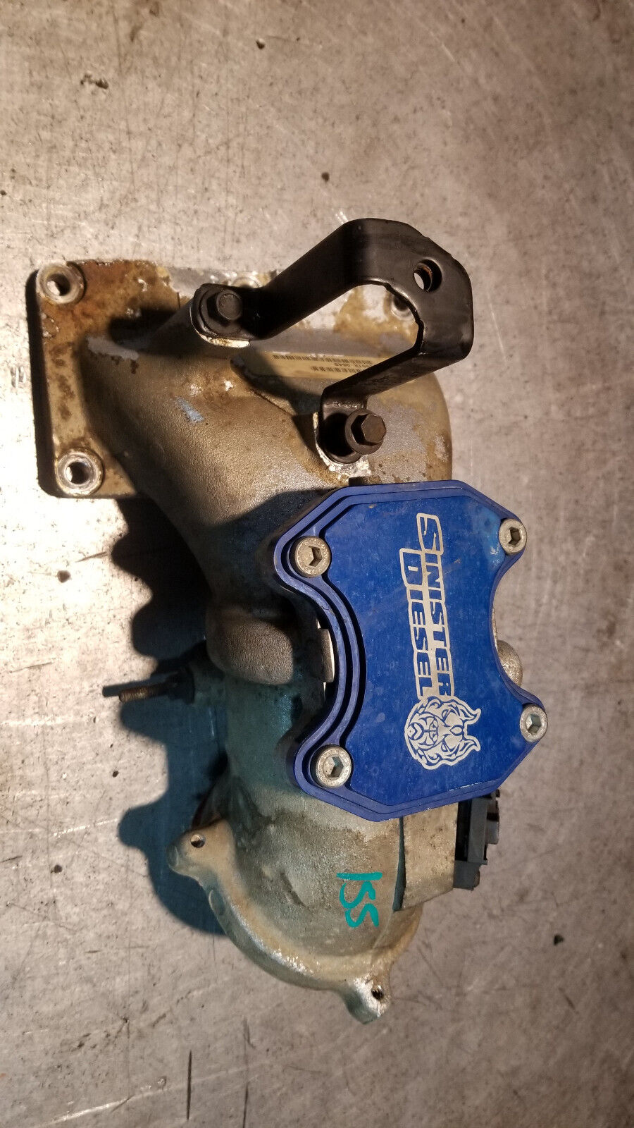 6.7 6.7l Cummins Intake Horn egr intake horn 4990718 5259747