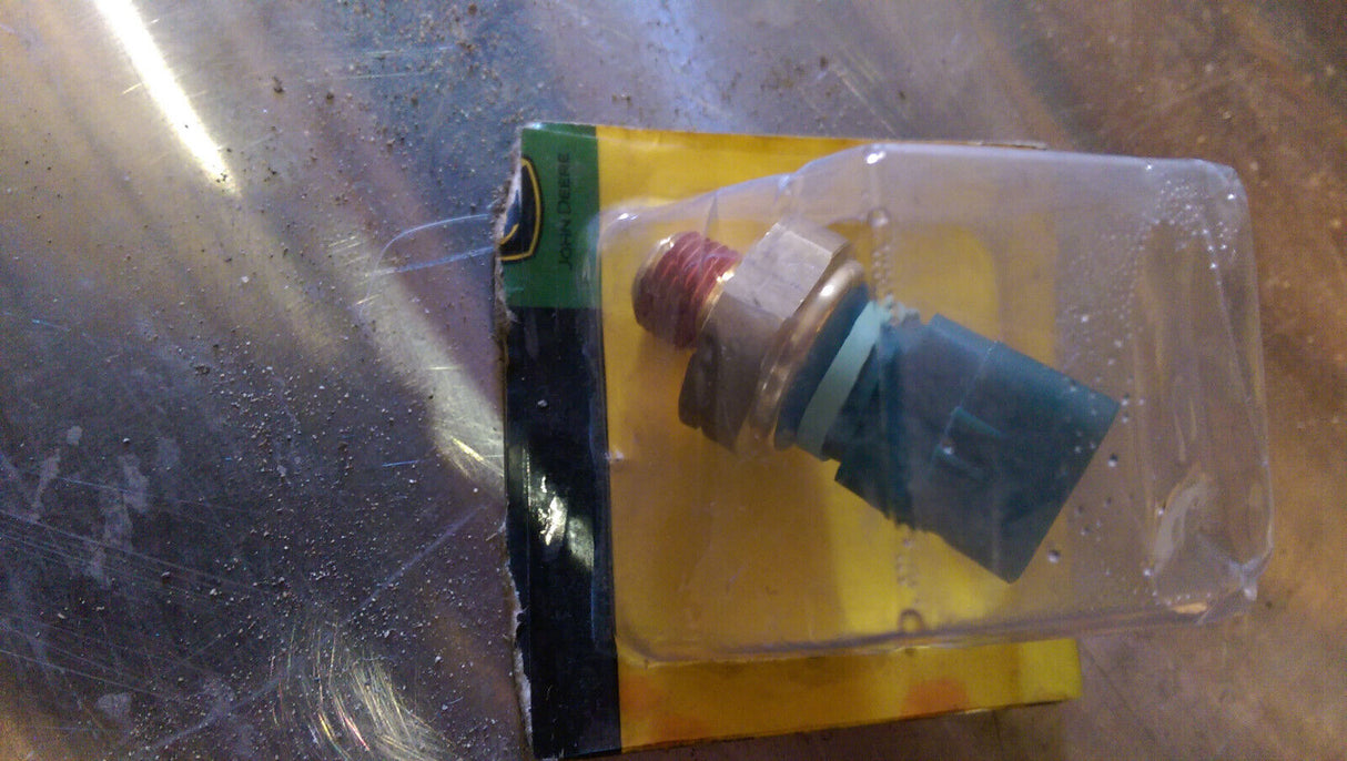 JOHN DEERE PRESSURE SENSOR DZ111910