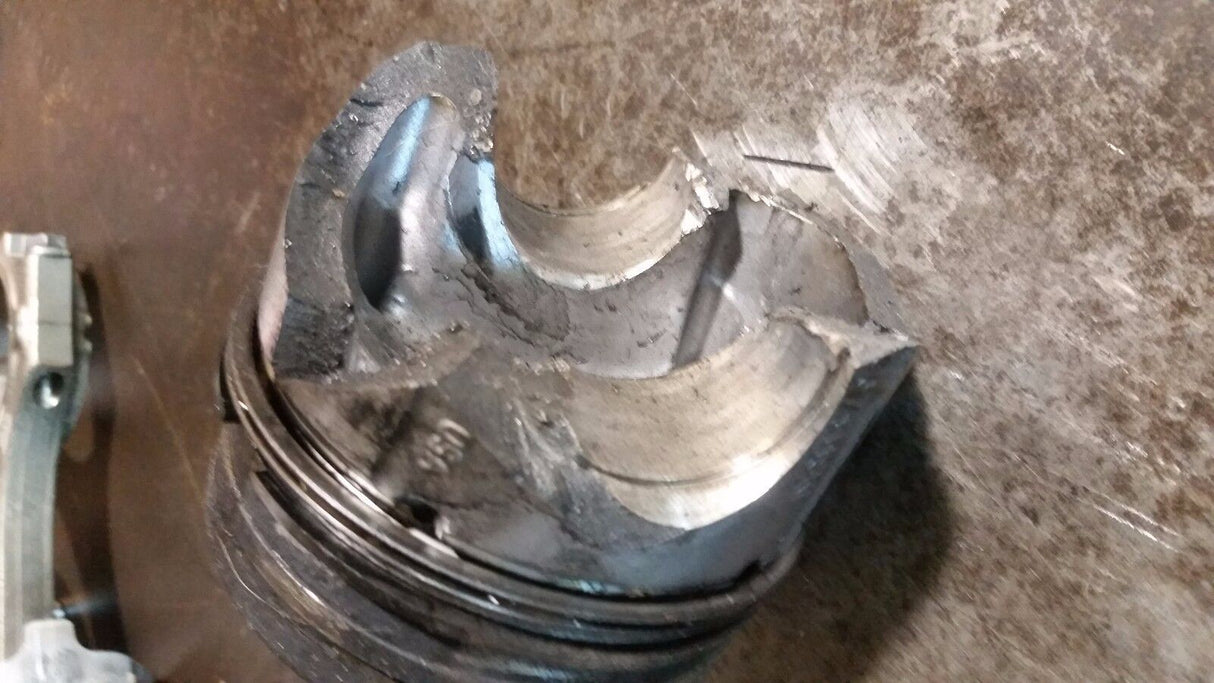 DAMAGED EDUCATIONAL PURPOSE PISTON