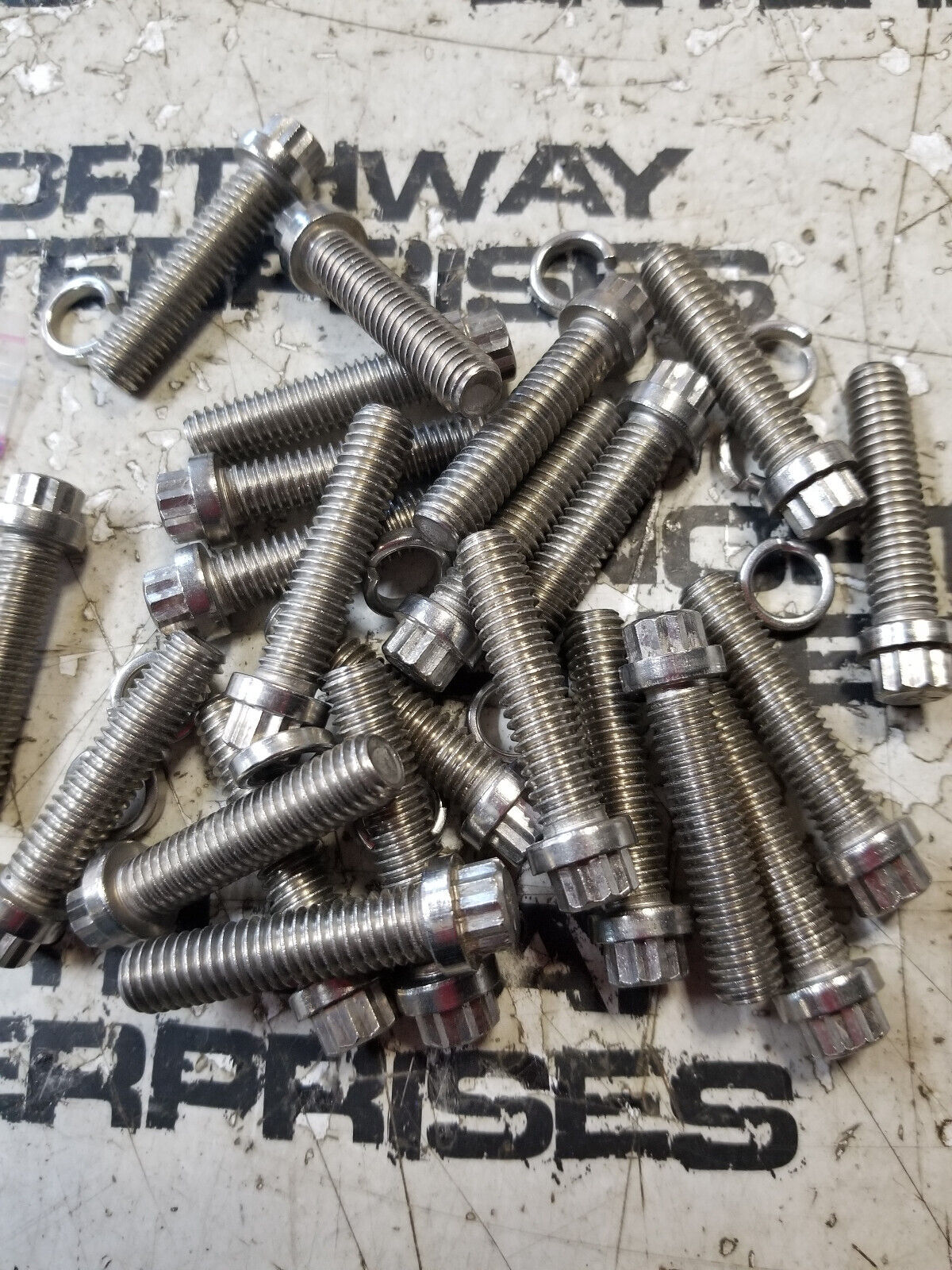 Lot of 23 8M2023352 Bolt