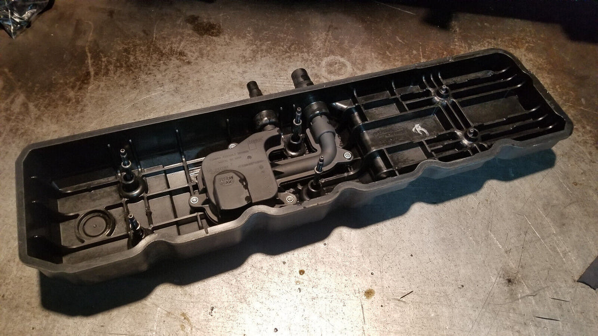 Dodge Ram 5.9L Cummins USED VALVE COVER ASSEMBLY 2005-07 4931453 4931454