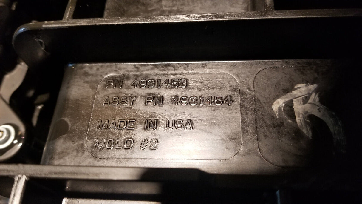 Dodge Ram 5.9L Cummins USED VALVE COVER ASSEMBLY 2005-07 4931453 4931454