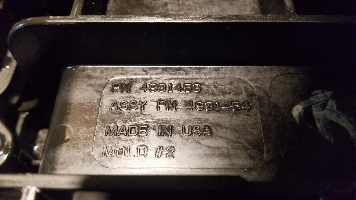 Dodge Ram 5.9L Cummins USED VALVE COVER ASSEMBLY 2005-07 4931453 4931454