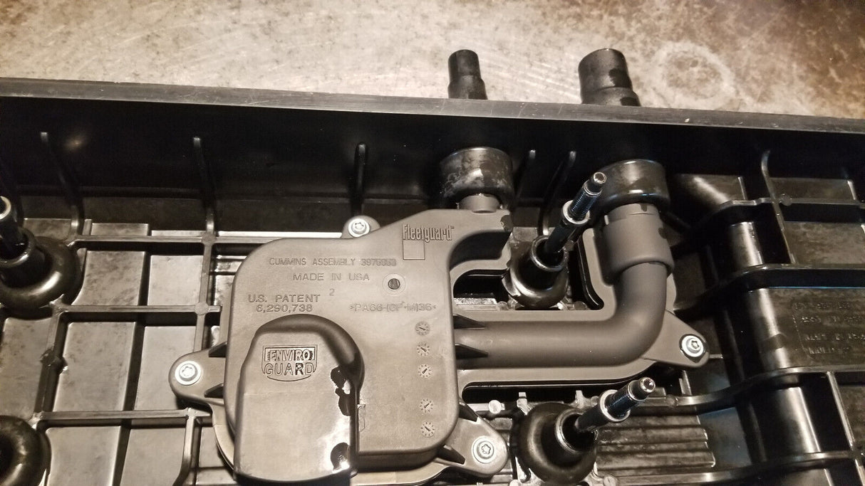 Dodge Ram 5.9L Cummins USED VALVE COVER ASSEMBLY 2005-07 4931453 4931454