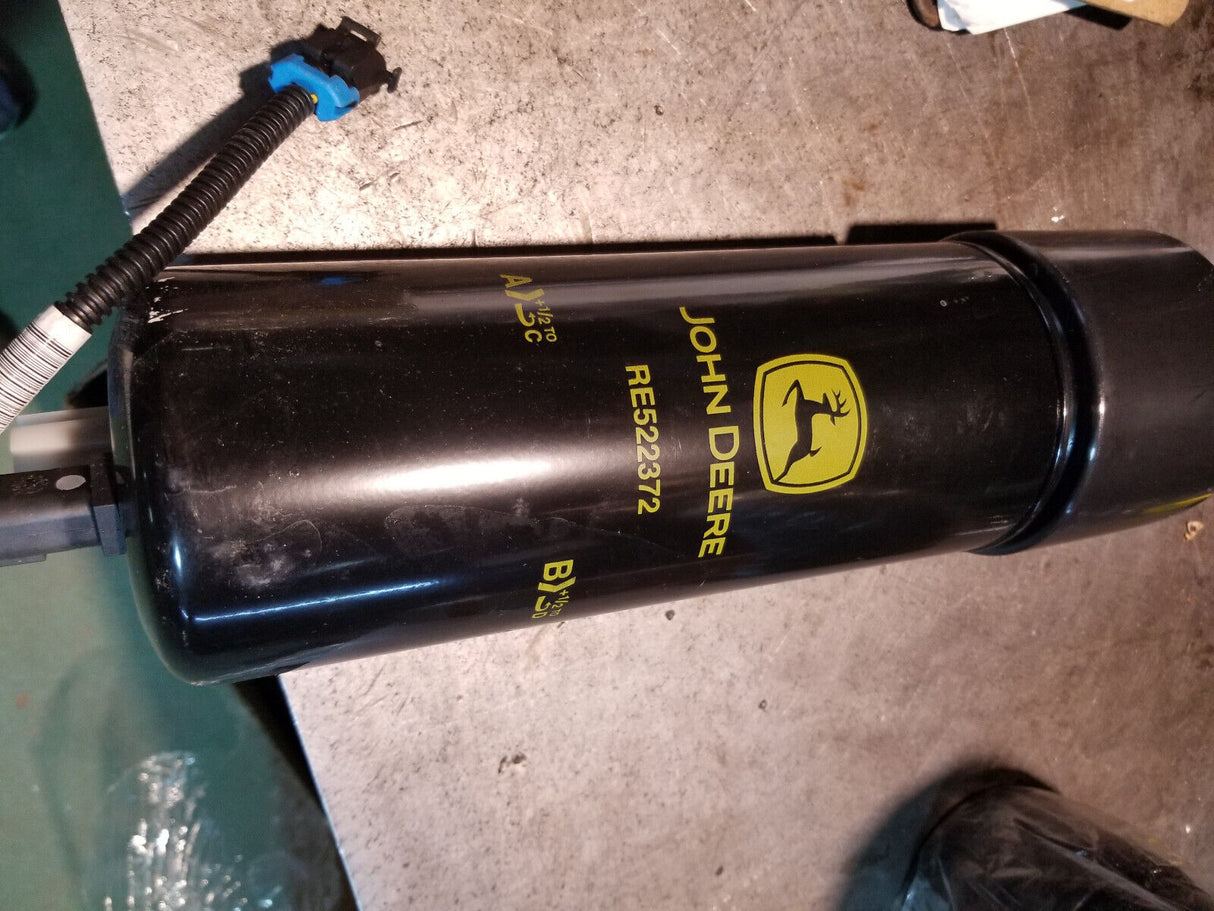 JOHN DEERE FUEL FILTER RE522372