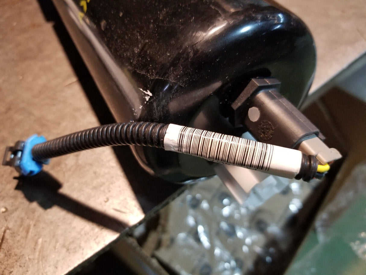 JOHN DEERE FUEL FILTER RE522372