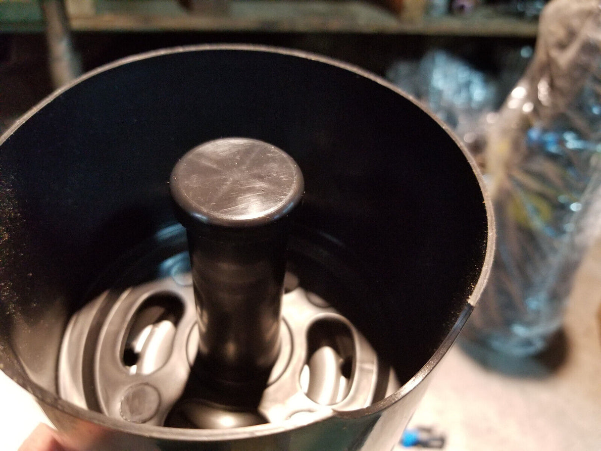 JOHN DEERE FUEL FILTER RE522372