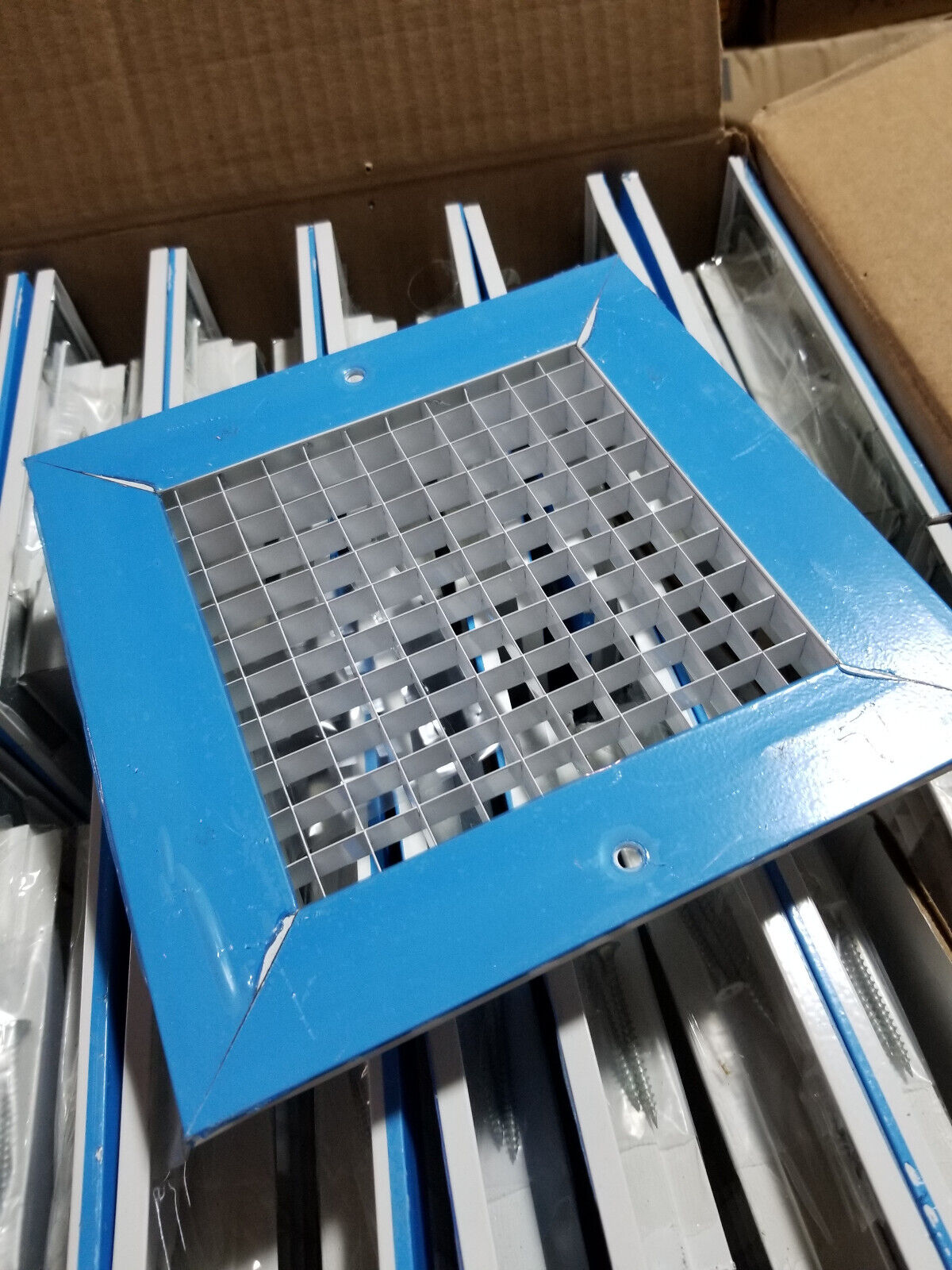 CASE OF 30PC - DARE5 6" x 6" Dayus Cube Core Grille White Finish