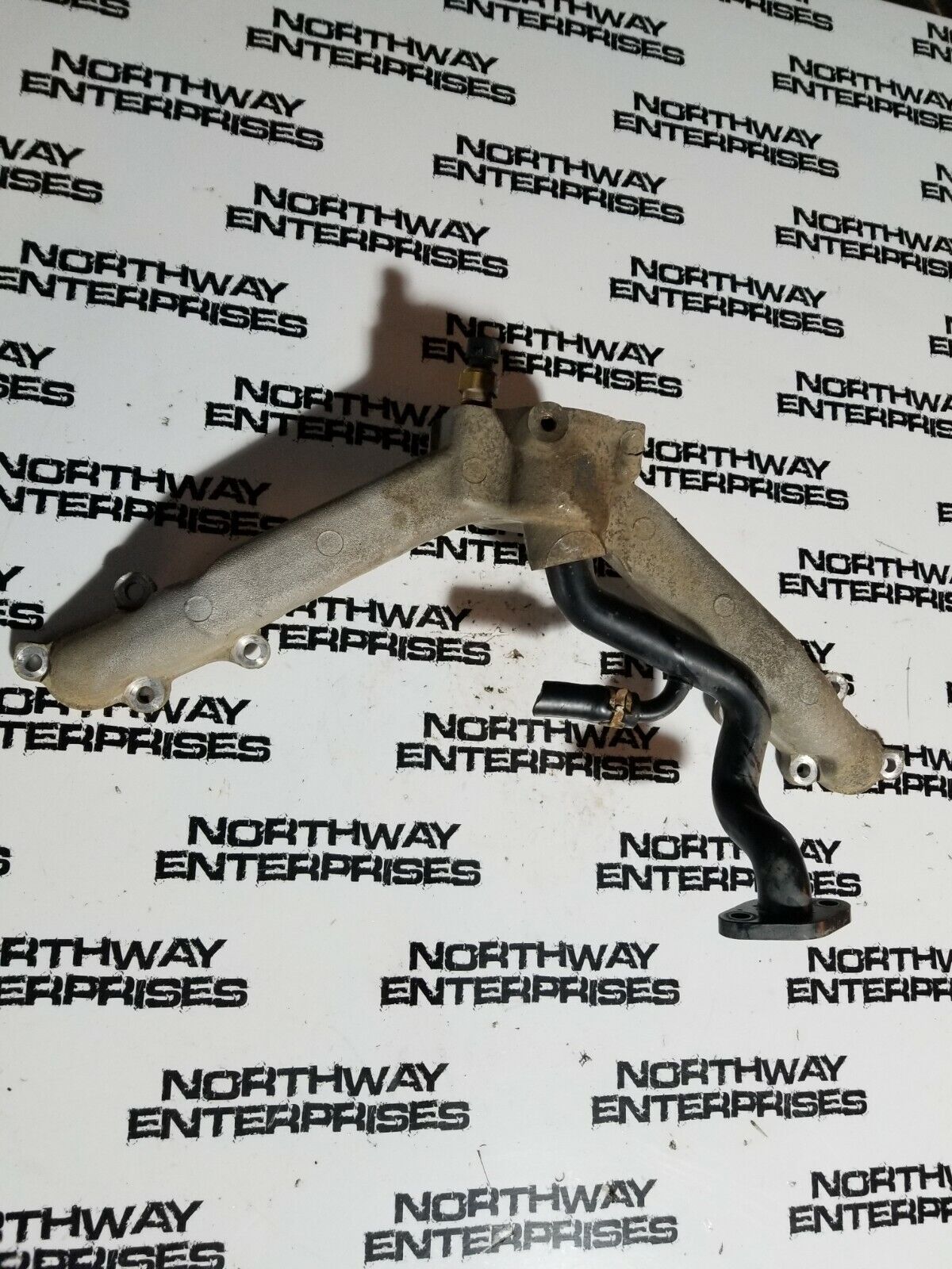 98082690 07-10 2007-2010 GMC 6.6 DURAMAX TURBO LBZ LMM Thermostat Housing