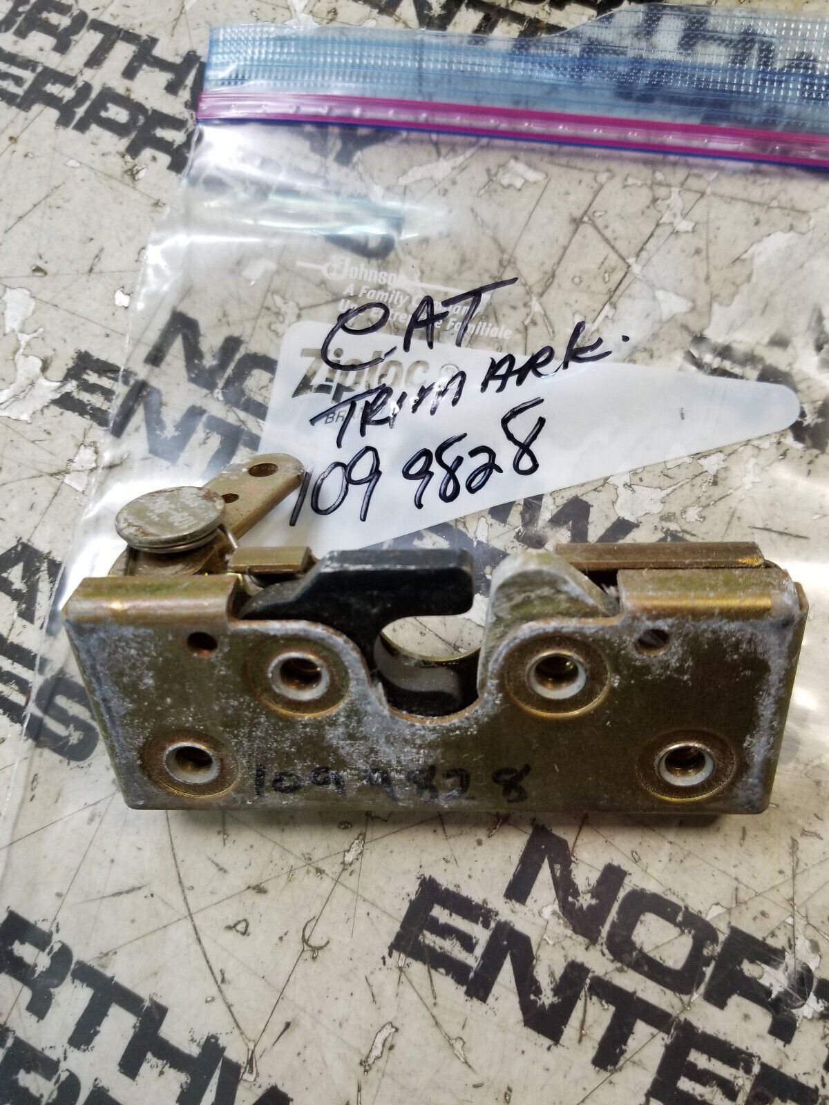 CATERPILLAR LATCH BRASS 109-9828 1099828