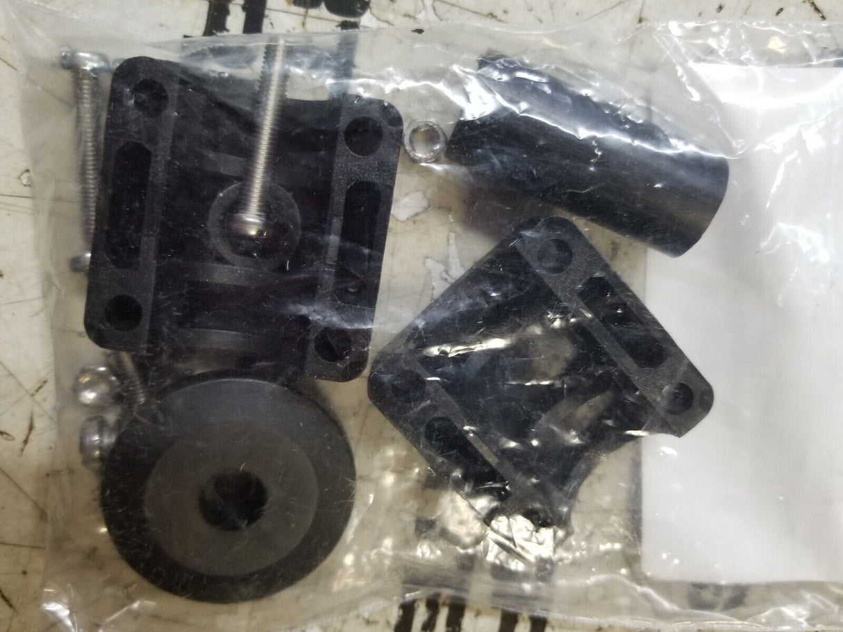 Polyform U.S. Swivel Connector 7/8-1"Rail TFR-402