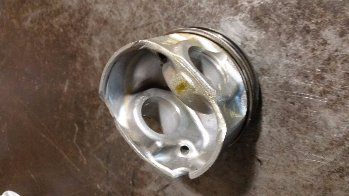DAMAGED EDUCATIONAL PURPOSE PISTON Duramax