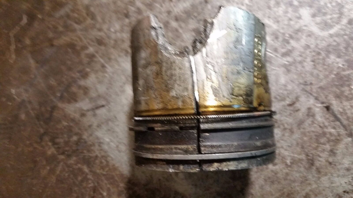 DAMAGED EDUCATIONAL PURPOSE PISTON Cummins