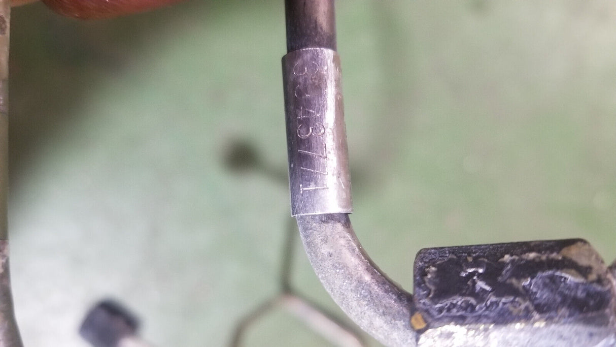 3943771 CUMMINS 98.5-02 dodge 5.9L #4 Injector line 3943771