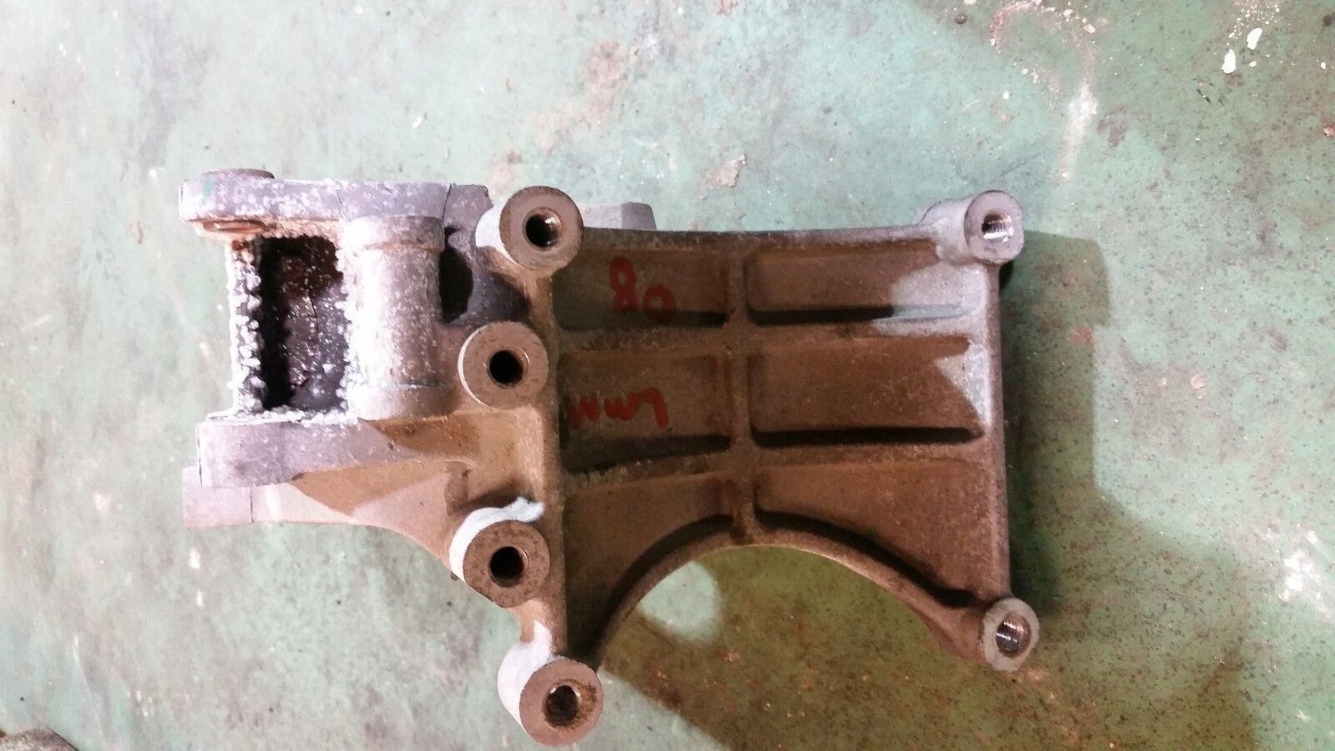 07-10 2007-2010 LMM LBZ DURAMAX AIR CONDITIONER COMPRESSOR BRACKET 6.6 6.6L