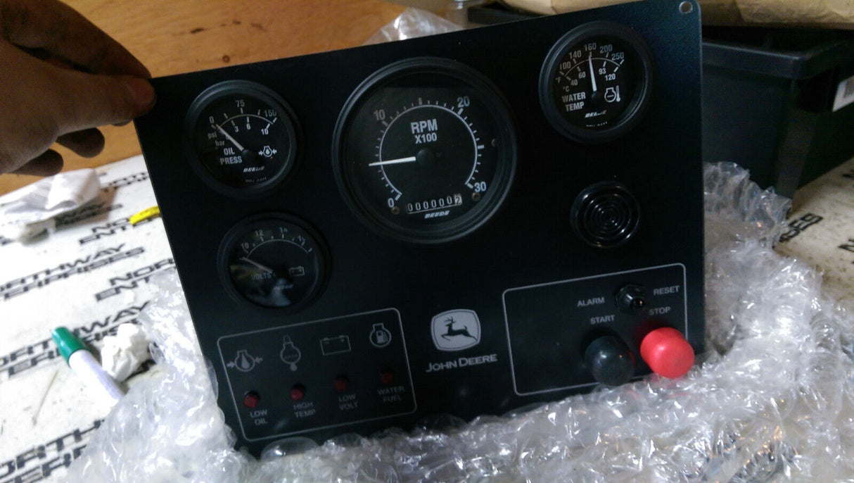 RE555893 JOHN DEERE PANEL KIT 12V FLY BRIDGE