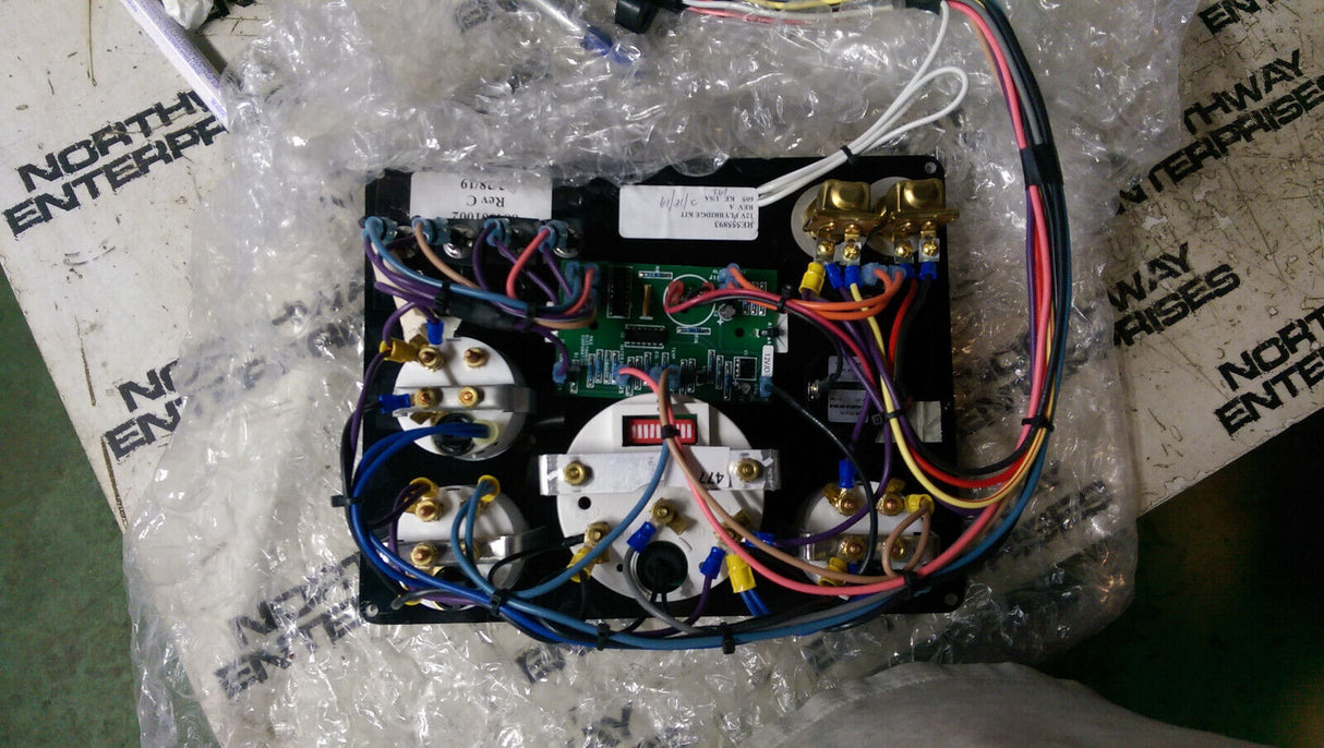 RE555893 JOHN DEERE PANEL KIT 12V FLY BRIDGE