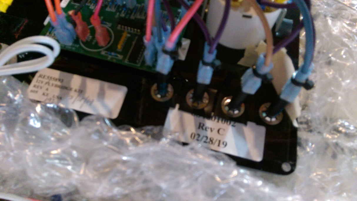 RE555893 JOHN DEERE PANEL KIT 12V FLY BRIDGE