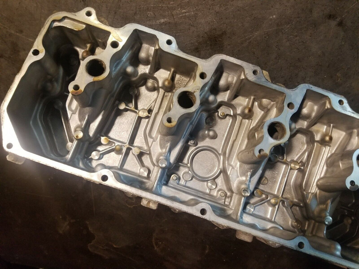 2011-2015 DURAMAX 6.6 6.6L DIESEL LML VALVE COVER SPACER RH PASSENGER