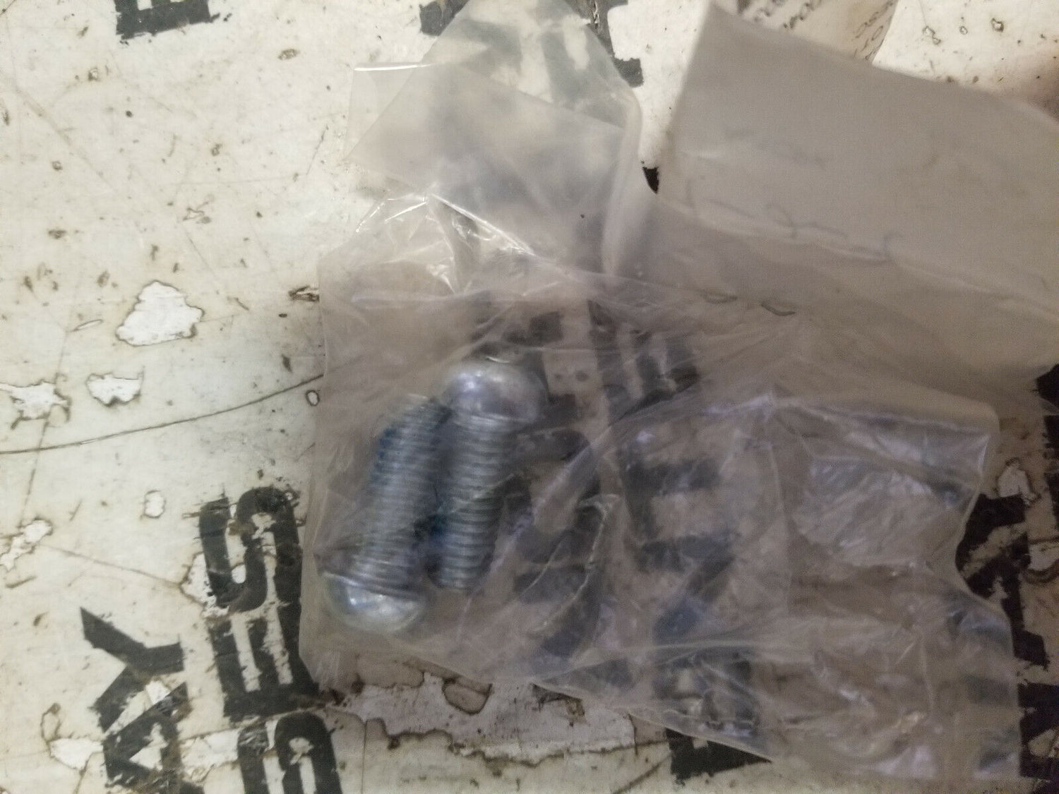 035-2017 CATERPILLAR MACHINE SCREW SET OF 2 PC