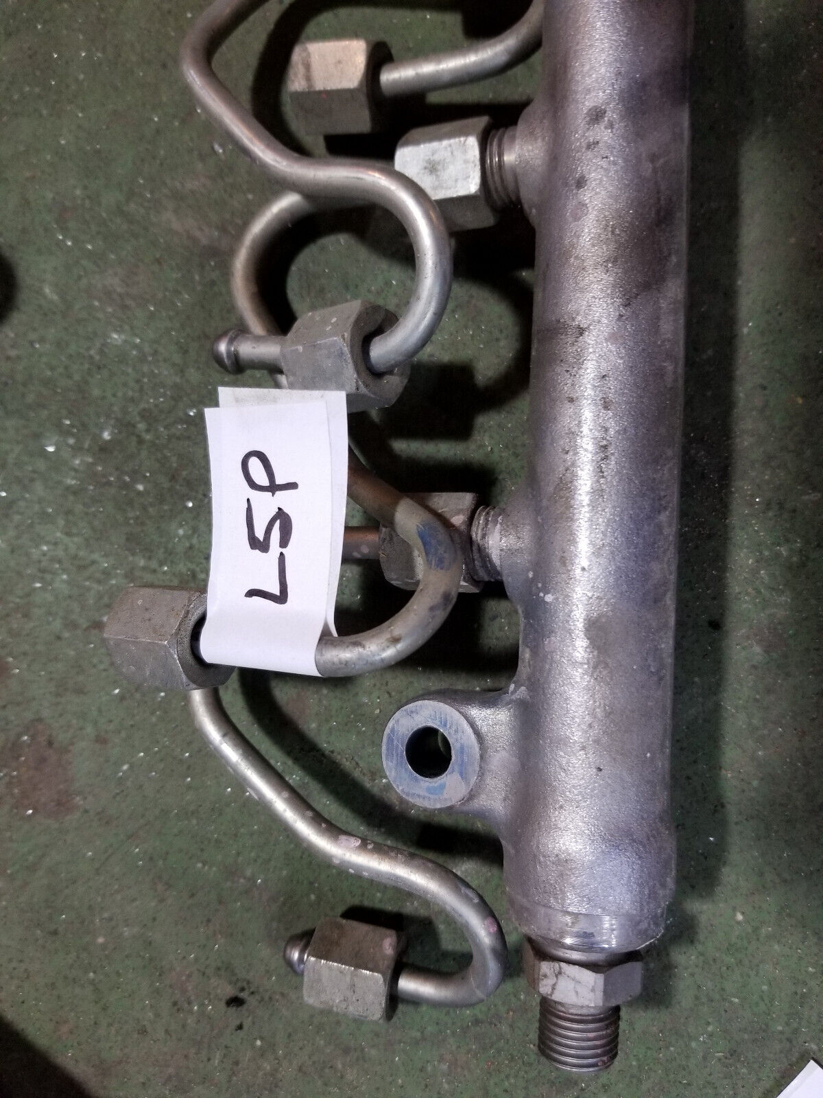 L5P 6.6L DURAMAX GM FUEL RAIL SET 913370569 12678991 12678990